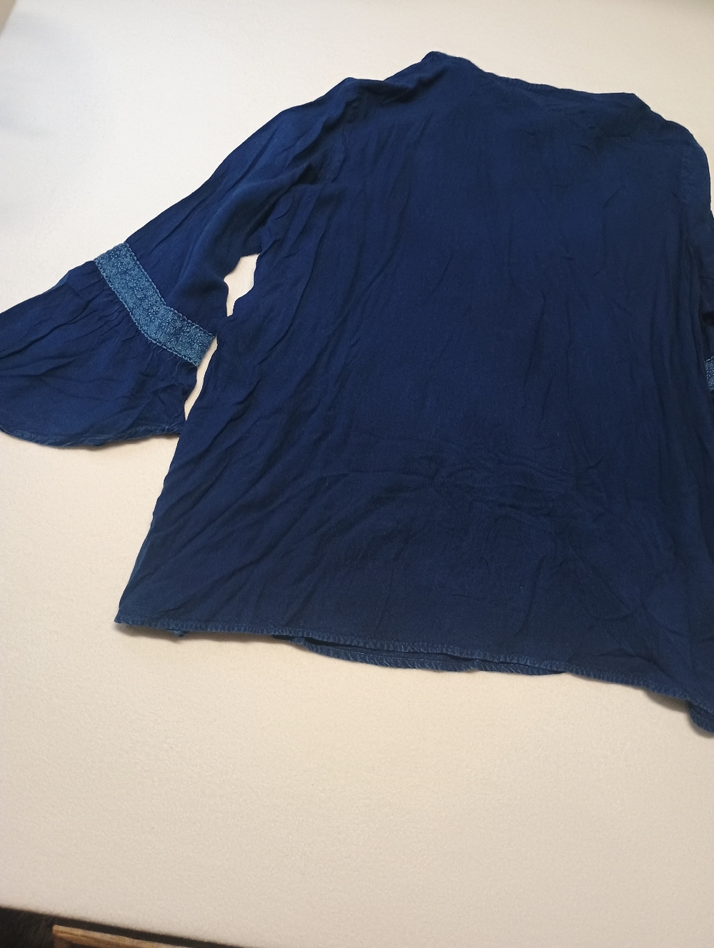 Oso 90's  Casuals Women's Size M  Boho Bell Sleeve Blouse - Picture 6 of 9
